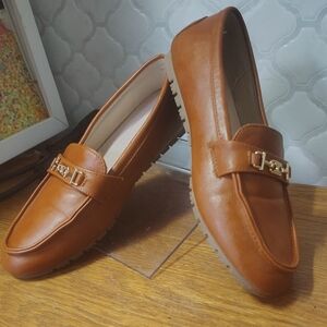 Women's Camel Colored Loafers With Gold Colored Hardware. New w/o box. Size 7.5